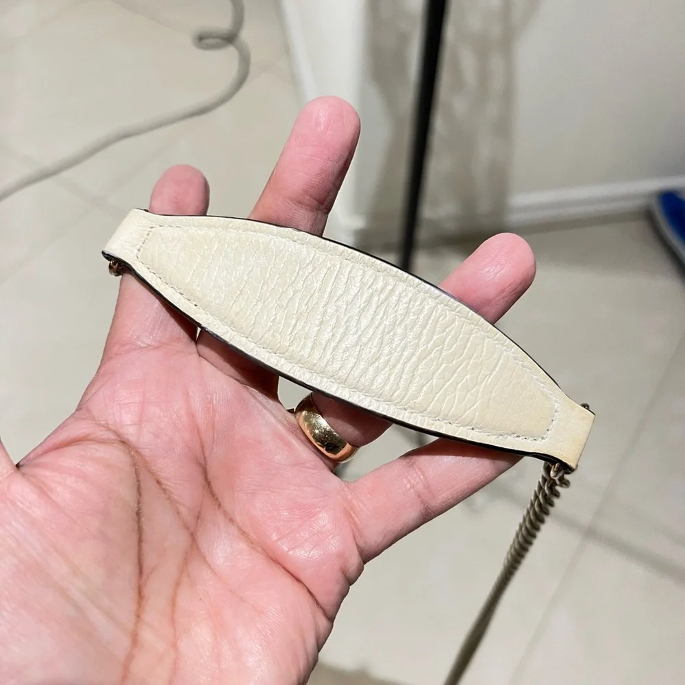 Gucci Ivory Leather Crossbody with Chain - Picture 9 of 16